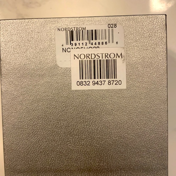 NWT NORDSTROM PEARL AND STERLING SILVER STUD EARRINGS - Picture 2 of 6